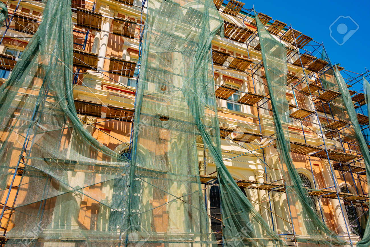 Keeping Workers Cool: The Role of scaffold shade cloth